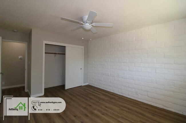 Building Photo - 1105 Olive Ave