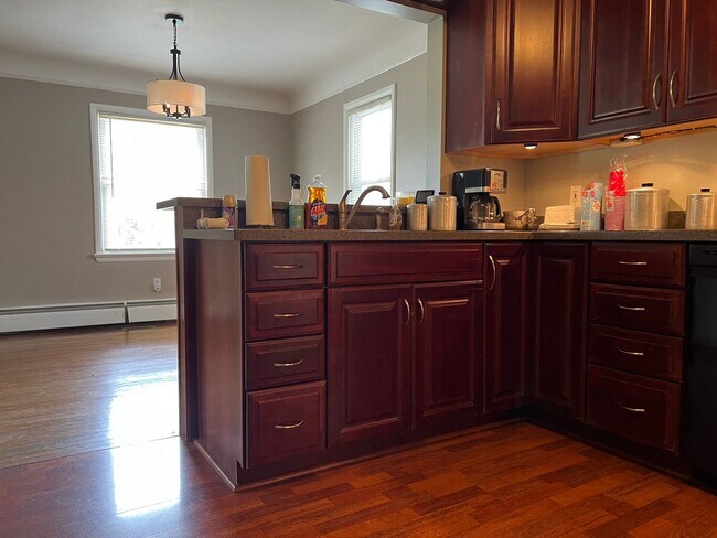 Building Photo - 743 Lander Rd