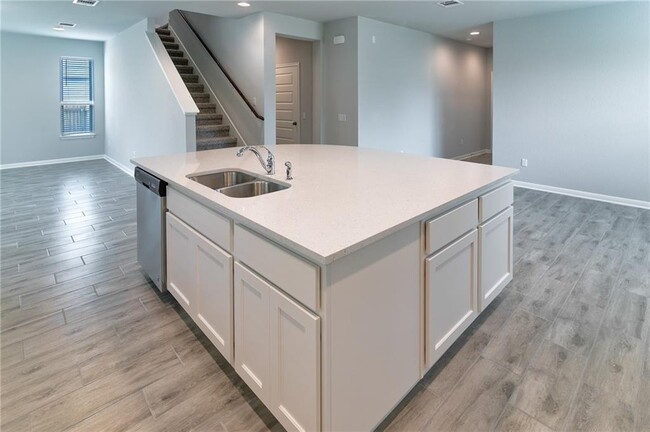 Building Photo - 124 Driftwood Hills Way