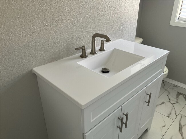 Building Photo - 118 Walnut St