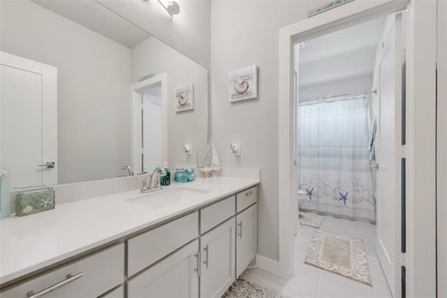 Building Photo - 211 Coyote Creek Dr