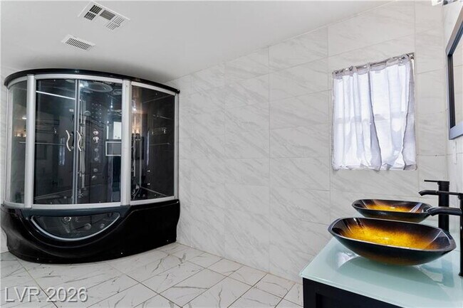 Building Photo - FREE 2 WEEK SPECIAL *excluding recurring fees* Beautiful North Las Vegas