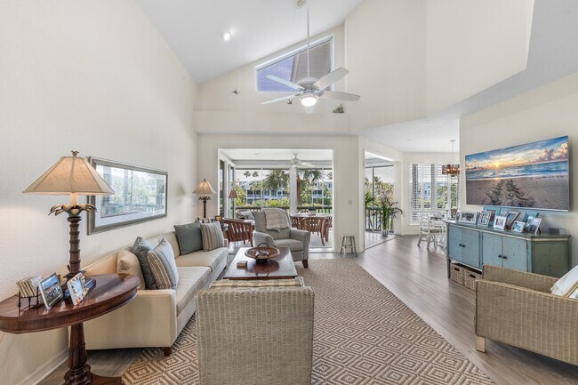 Building Photo - 777 Beach View Dr