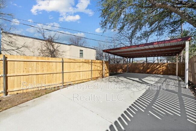 Building Photo - 3772 W 6th St