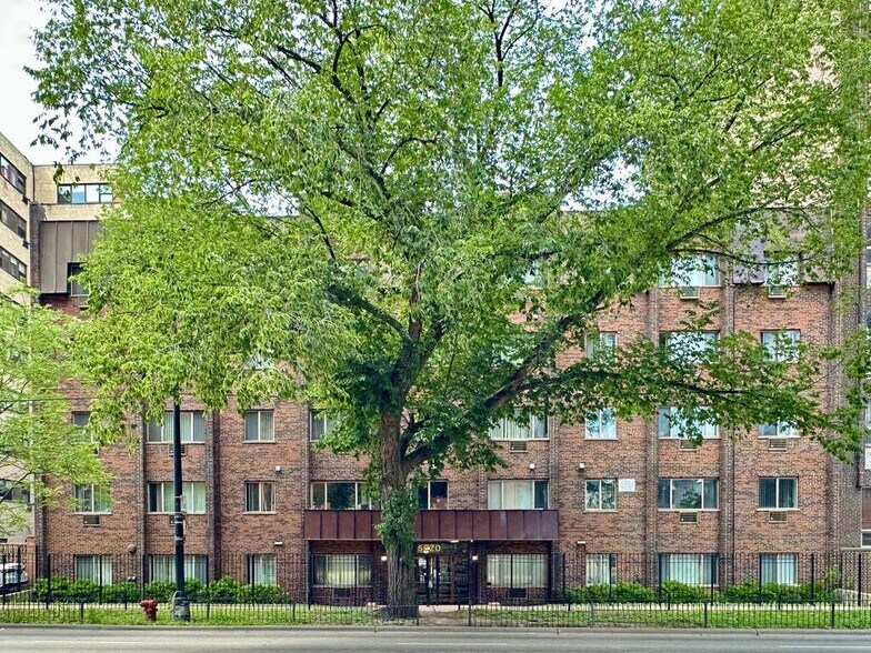 Primary Photo - 5820 N Sheridan Rd