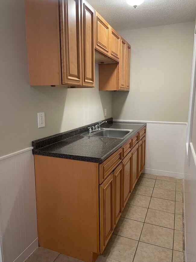 Building Photo - 132 Gridley St