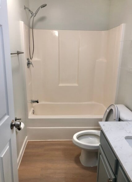 Guest Bathroom - 1015 Coleman St SW