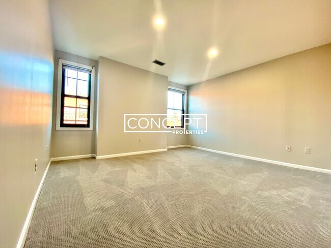 Building Photo - 151 W Brookline St