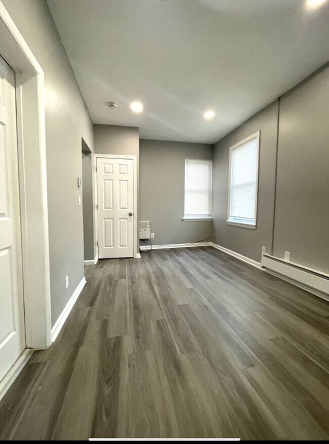 Building Photo - 970 McLean Ave