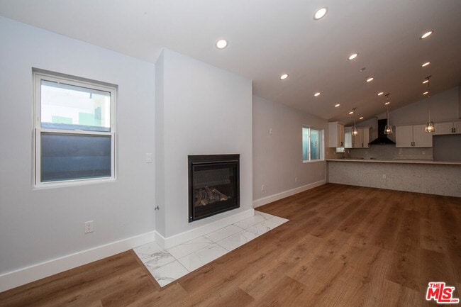 Building Photo - 2208 S Harcourt Ave