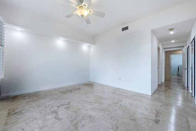 Building Photo - 1640 Presidential Way