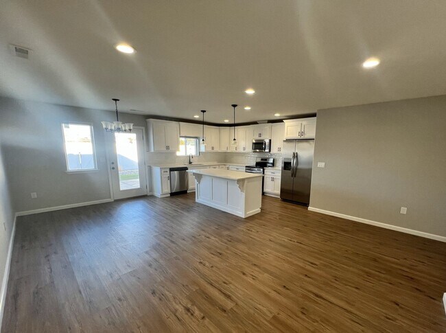 Building Photo - 107 Grant Dr