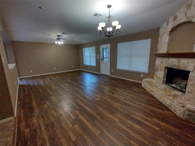 Building Photo - 136 Trinity Dr