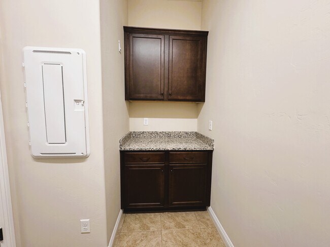 Building Photo - 2543 W Plateau Rdg Dr