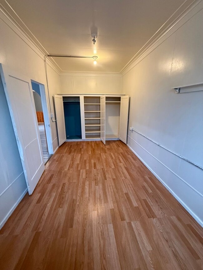 Building Photo - 4bd 1ba Home