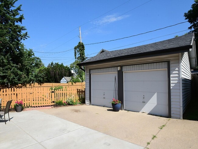 Building Photo - 5022I