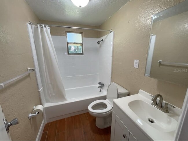 Building Photo - 37147 Marlu Ln