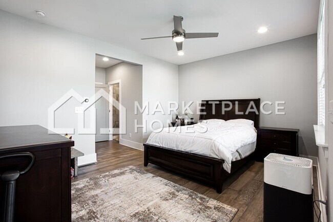 Building Photo - 3594 Parkhaven Pl