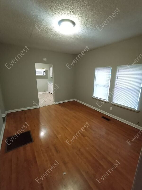 Building Photo - 430 Center St