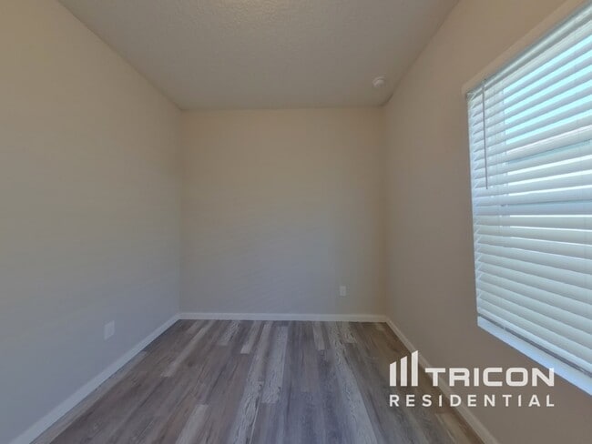 Building Photo - 1073 Cades Cv Wy