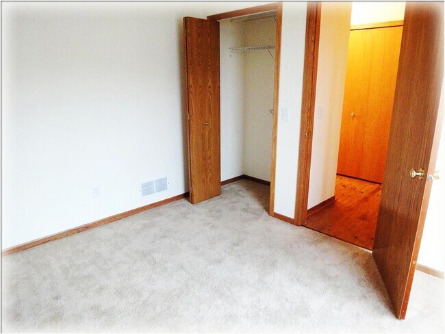 Building Photo - 16601 50th Ct N
