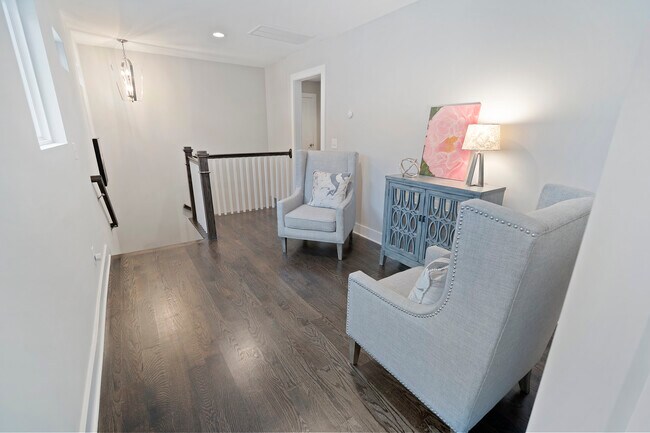 Upstairs Landing - 2509A Solon Dr