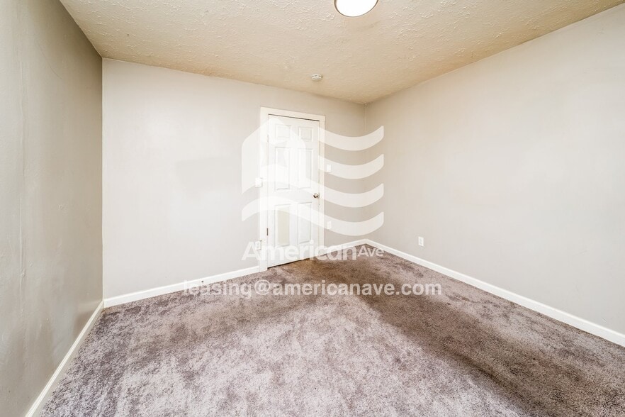 Building Photo - 306 W Matson Ave