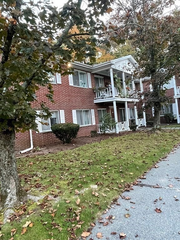 Building Photo - 44 Bayberry Dr