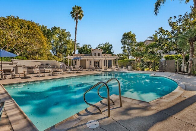 Building Photo - 4 Bedroom Designer Dream Home in La Costa
