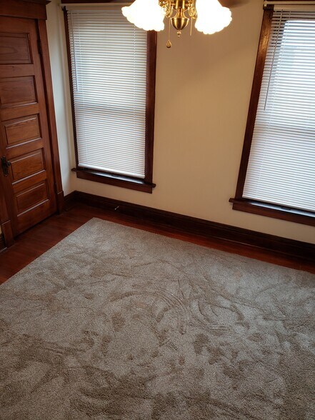 Bedroom - 633 E Lombard St