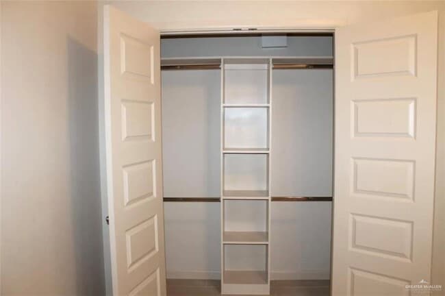 Building Photo - 10 Sabercat Ave