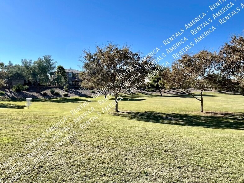 Building Photo - 44388 W Oster Dr