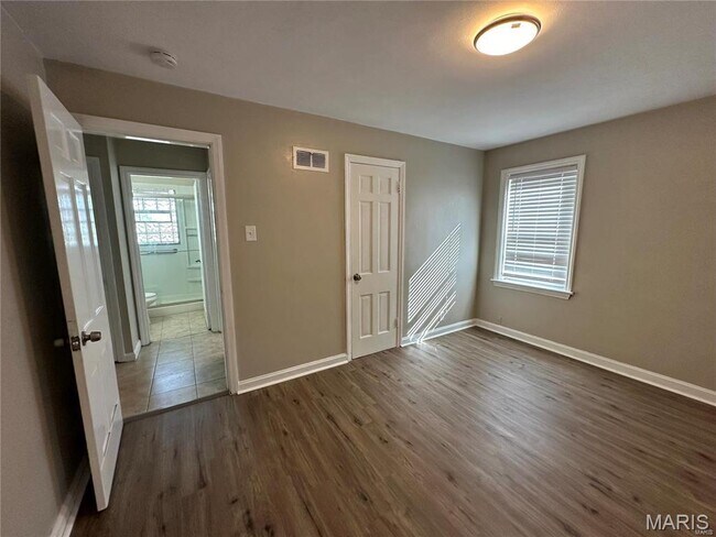 Building Photo - 815 Fontaine Pl
