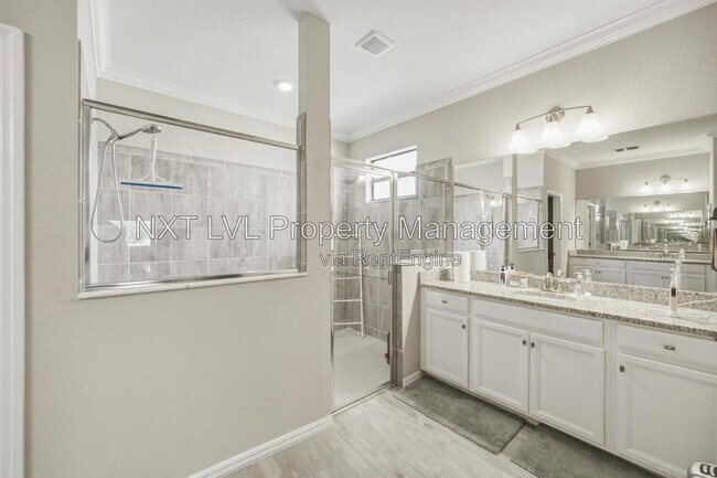 Building Photo - 11910 Bay Oak Dr