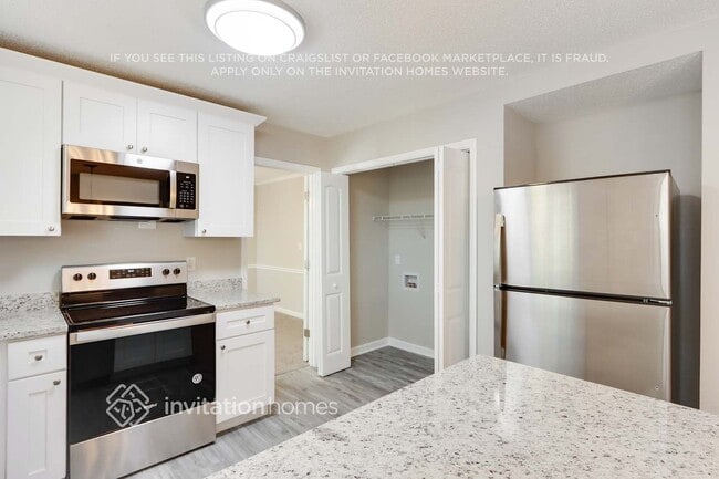 Building Photo - 6186 Pinewood Dr SE