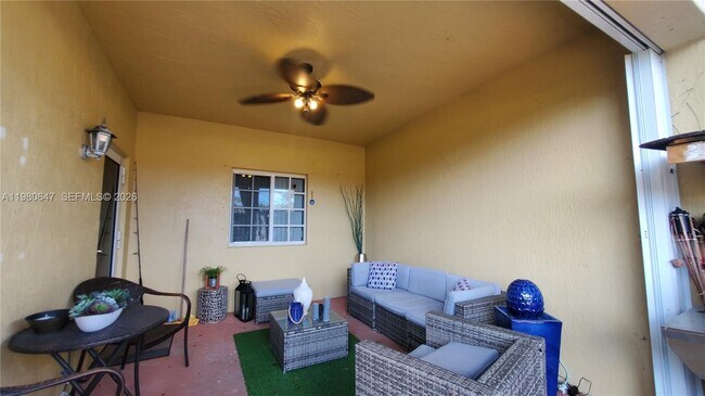 Building Photo - 1225 NE 32nd Ave