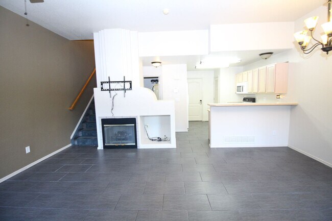 Building Photo - 3348 Apogee View