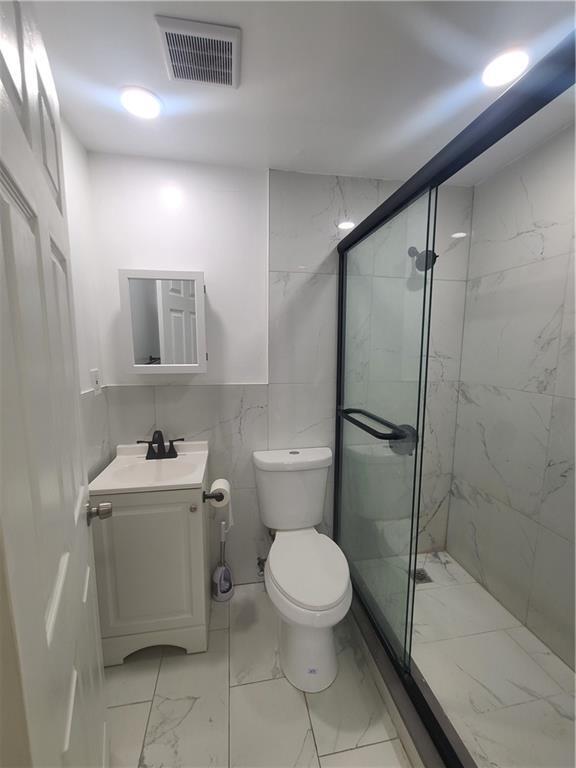 Building Photo - 179 Newport St