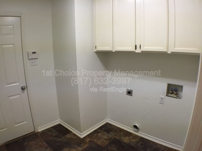 Building Photo - 1834 Meadow Crest Dr