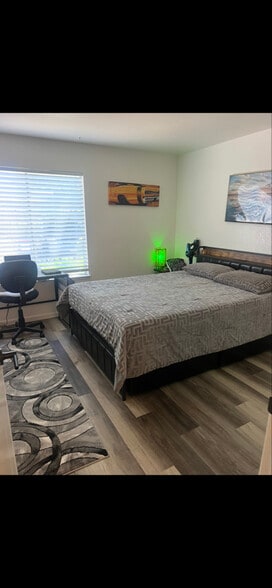 Building Photo - 1313 Floyd Ave