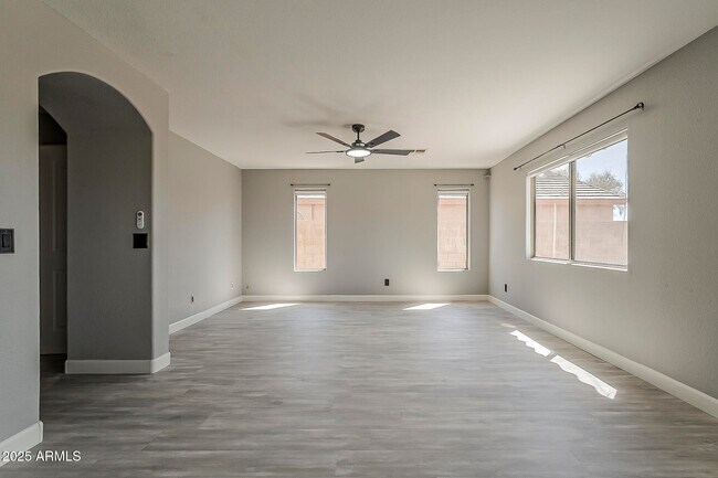 Building Photo - 21928 N Braden Rd