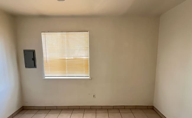 Building Photo - 917 Branson Ave