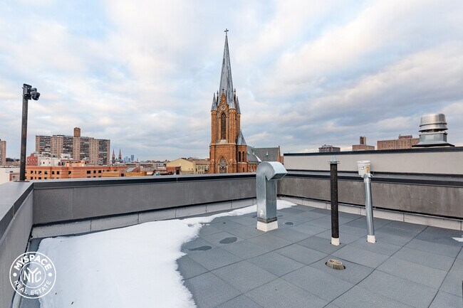 Building Photo - 698 Flushing Ave