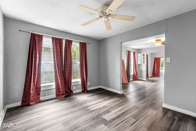 Building Photo - 1954 State St