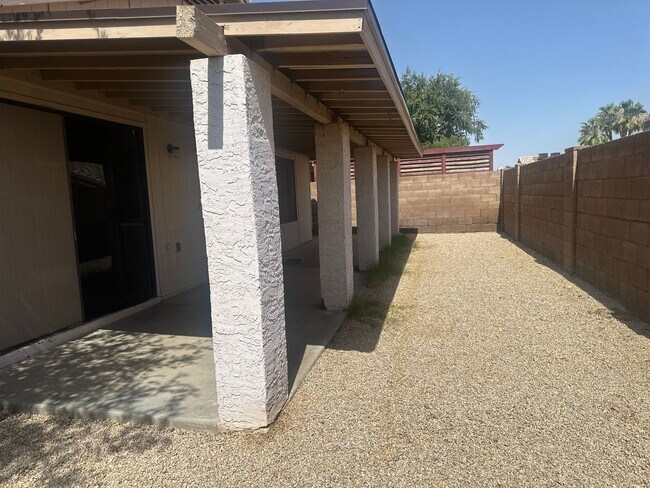 Building Photo - Charming 3 bedroom, 2 bath single story home with 2 car garage in Chandler