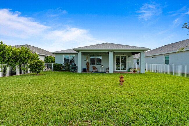 Building Photo - 10454 SW Captiva Dr