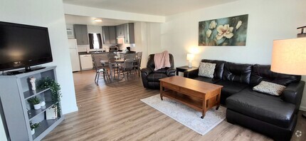 Building Photo - Newly Redone 2 Bed/1 Bath Apartment in Eli...