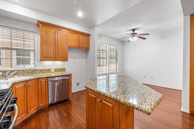 Building Photo - 3-Bedroom Townhome in Gated Bay Harbor – A...