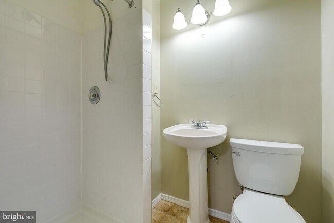 Building Photo - 7107 Dudrow Ct