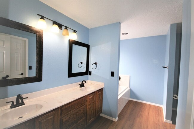 Building Photo - 105 Limestone